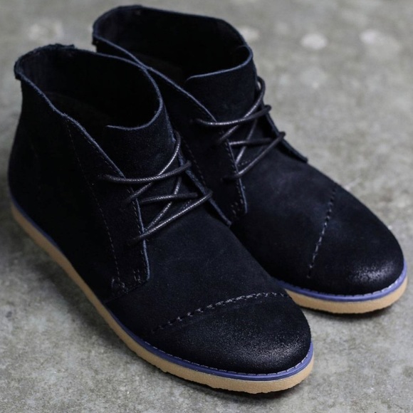 womens black suede chukka boots